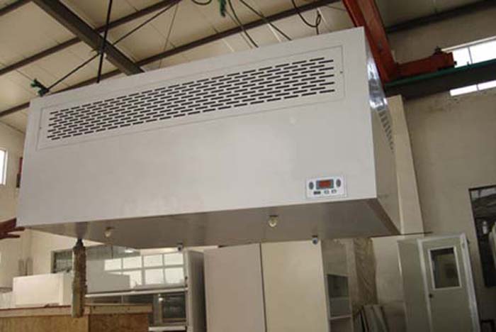 層流罩目前廣泛用于電子、生物、醫(yī)藥、食品、精密儀器等行業(yè)的無塵無菌操作環(huán)境，提供局部高潔凈度工作環(huán)境。