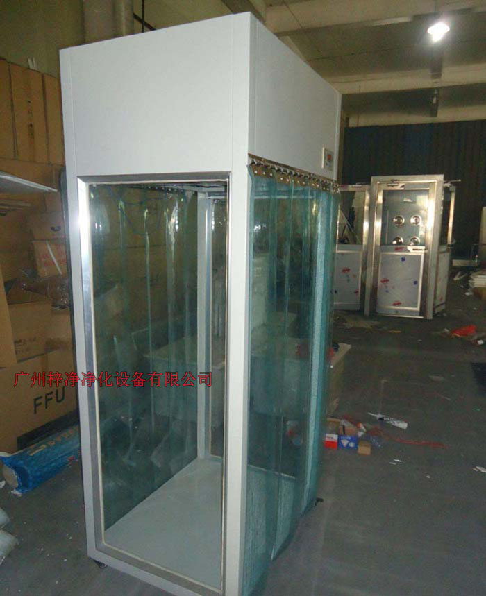 層流采樣車廣泛適用于醫(yī)藥、制劑、電子、精密儀器、儀表、食品等行業(yè)的特殊場(chǎng)合的原輔物料的采樣。