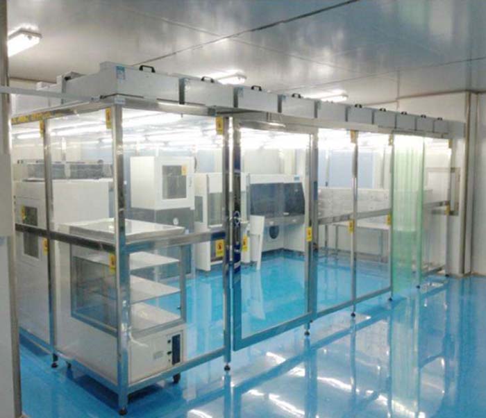 百級潔凈棚作為一種高潔凈度的實驗室設(shè)備